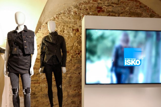 Menabò, agenzia di comunicazione a Forlì, per “The winner cellar” di ISKO I-SKOOL™ 2 - Dettaglio installazione