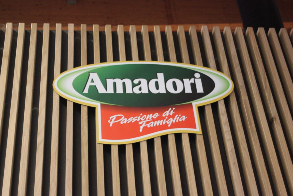 Menabò, agenzia di comunicazione a Forlì, per Amadori a FICO – Dettaglio del Chiosco del Pollo